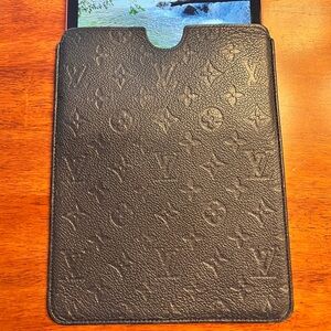 LV IMPRIENTE IPAD CASE AUTHENTIC 8”x10” LOUIS VUITTON